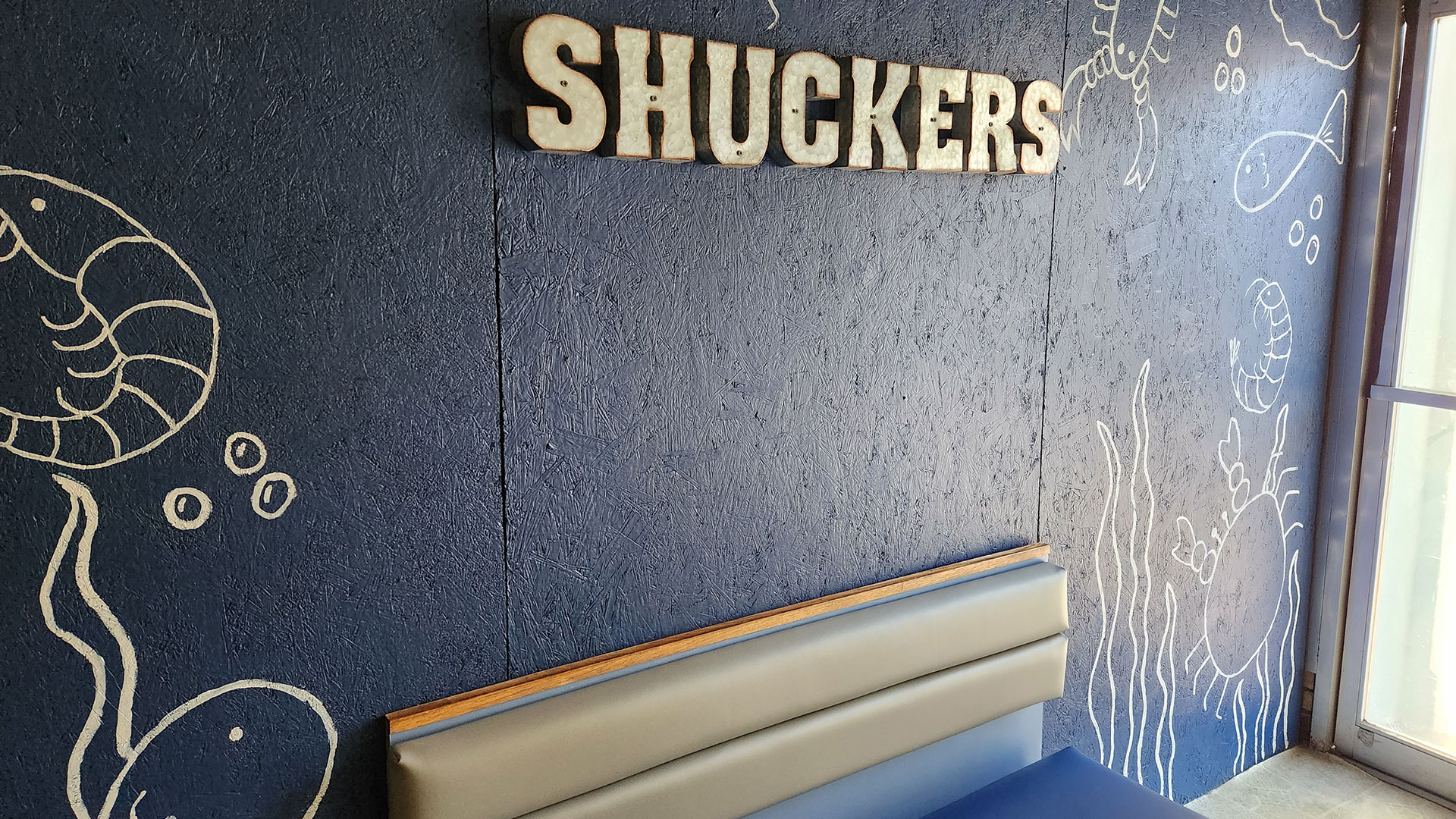 Shuckers Restaurant Serving Seafood & Italian
